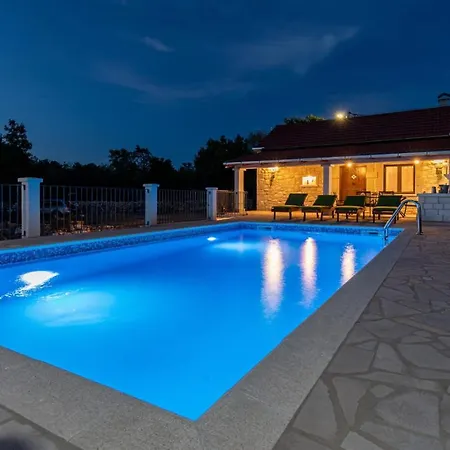 Menalo Villa Neum