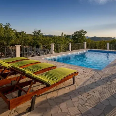 Villa Menalo