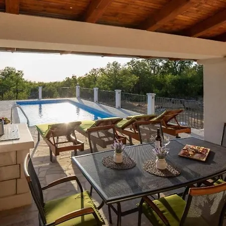 Menalo Villa